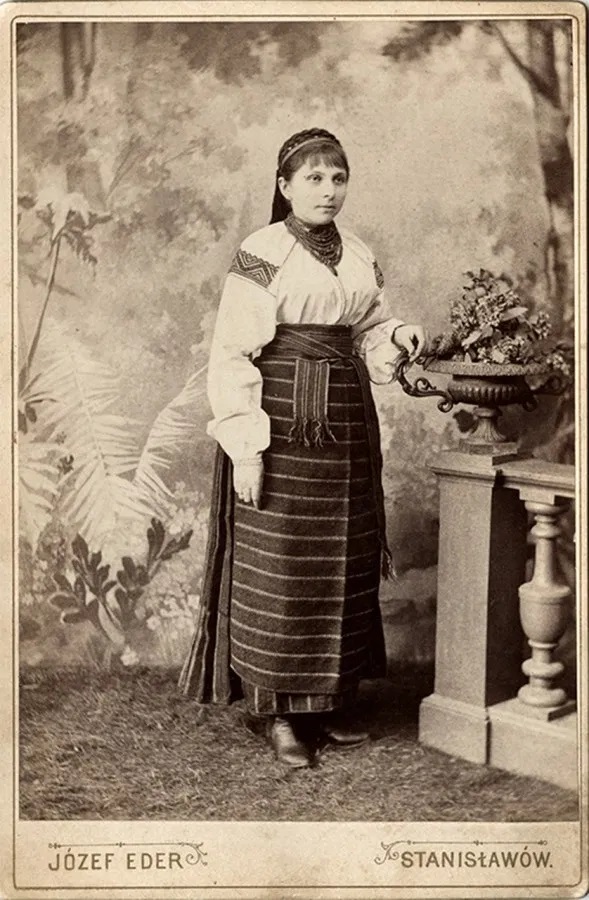 Марія Вояковська (в заміжжі – Грушевська). Й. Едер. Станіславів,1890-ті рр. (Львівська національна наукова бібліотека України ім. В. Стефаника)
