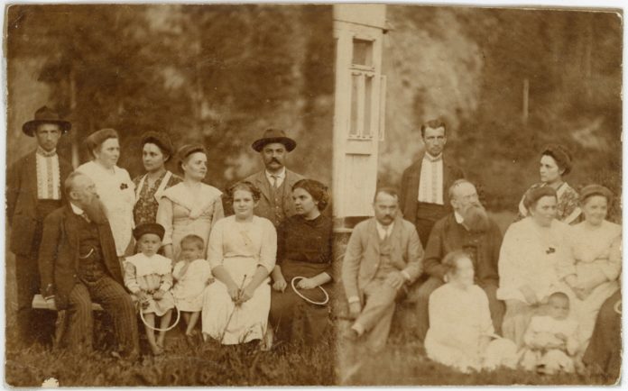 Родина Грушевських на відпочинку. Криворівня, 1912 р. Фонди Державного меморіального музею Михайла Грушевського у Львові кн. вступу № 9, інв. № 8 МЕМ