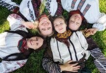 Запрошуємо до музею на День матері етно гурт ЖИВА